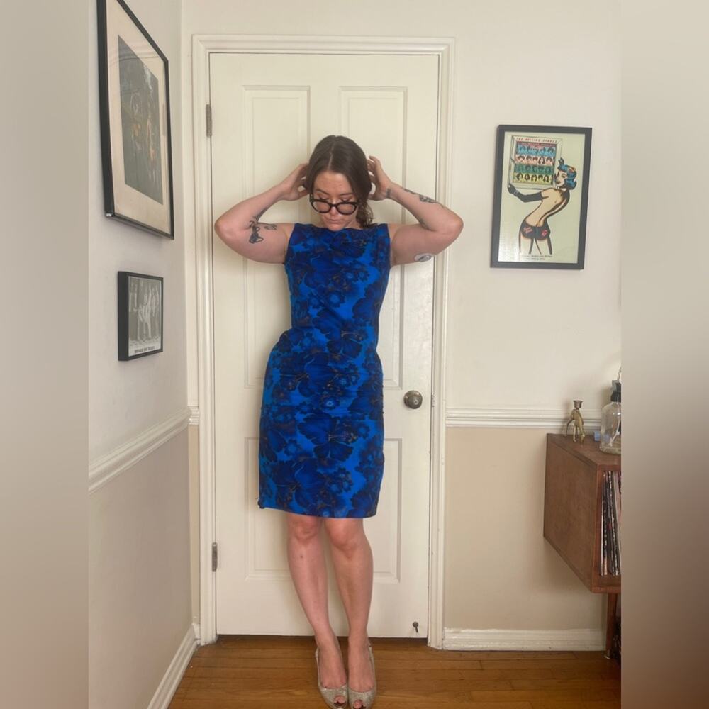 60s Vintage Navy Blue Hawaiian Wiggle Dress w Hibiscus Flowers and Gold Details - Picture 1 of 6